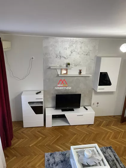 Petra Drapšina | 4zida.rs