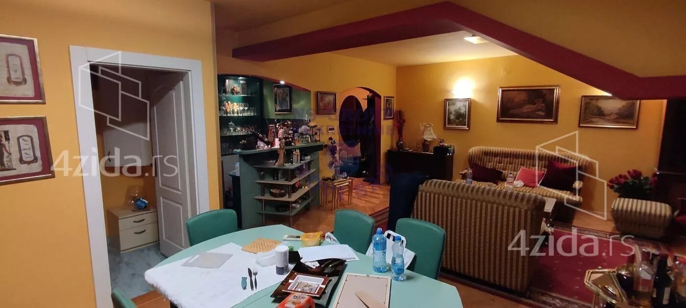 Četvorosoban stan | 4zida