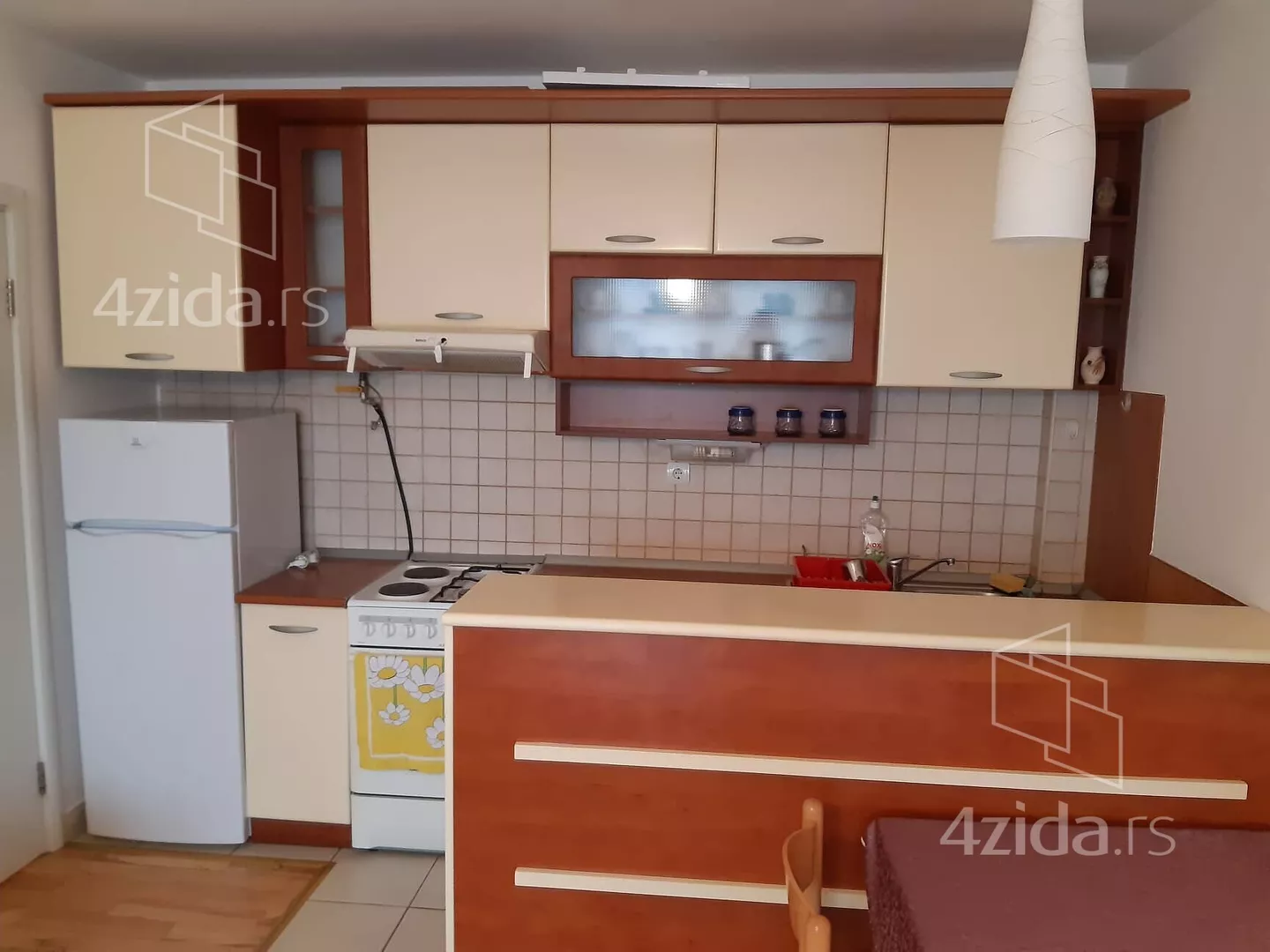 Jednoiposoban stan | 4zida