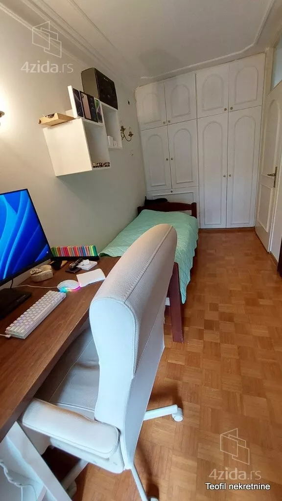 5-etažna kuća | 4zida