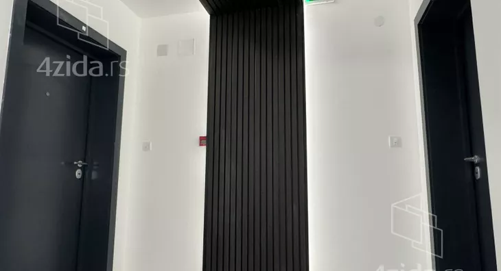 Šestosoban stan | 4zida