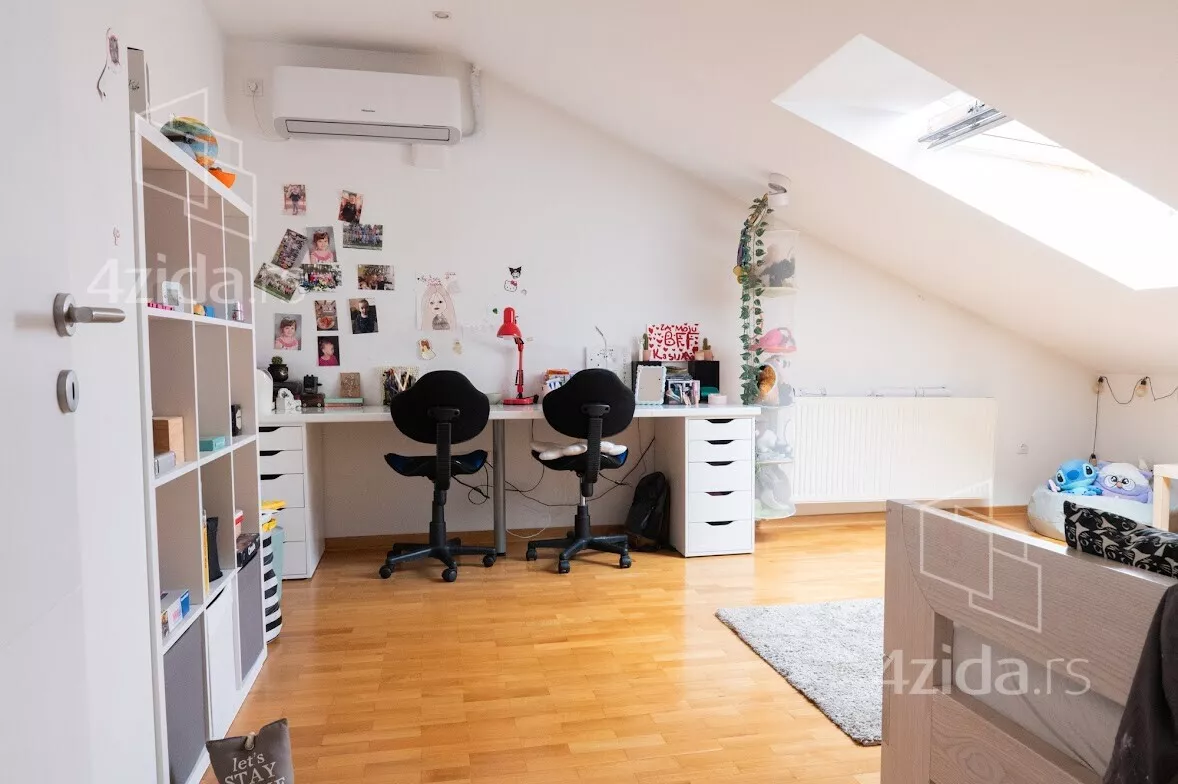 Četvoroiposoban stan | 4zida