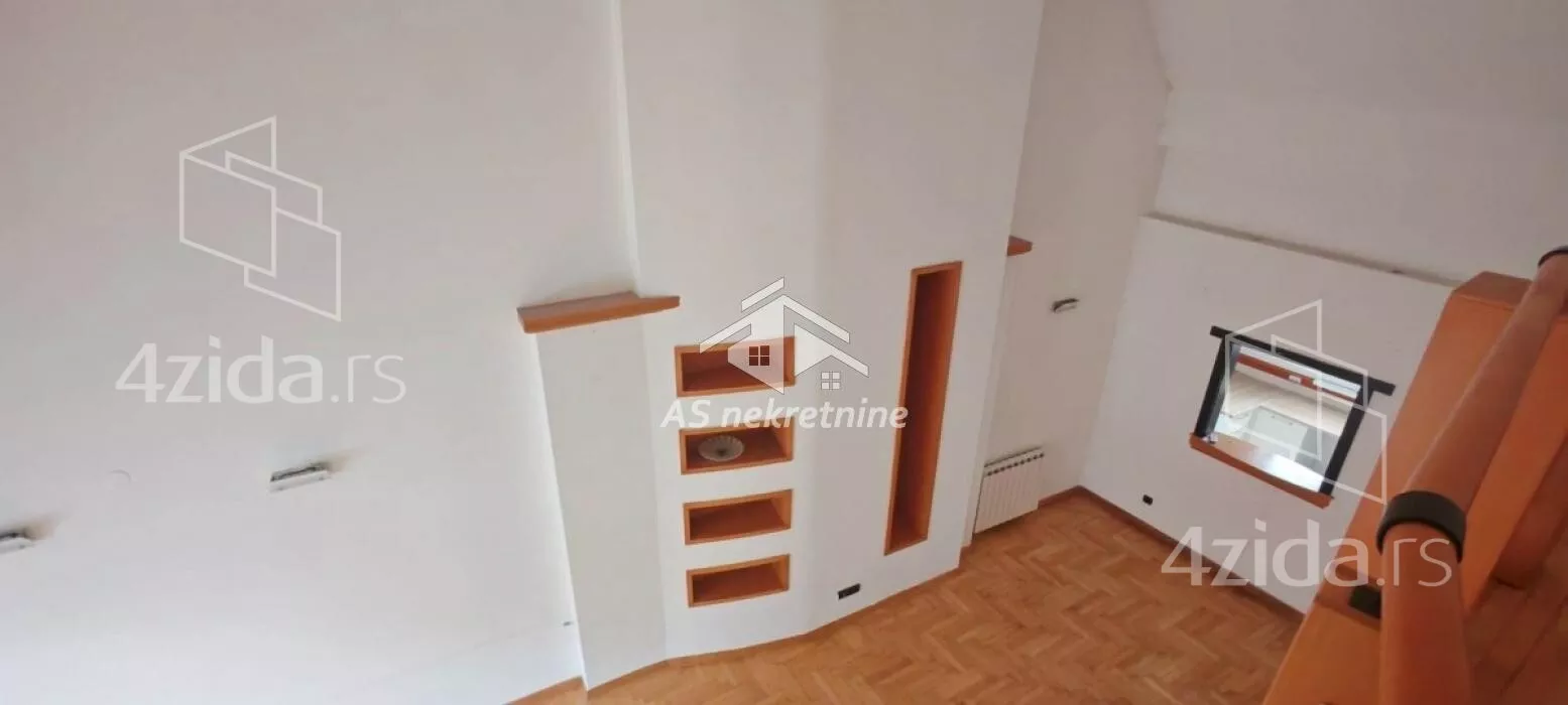 Šestosoban stan | 4zida