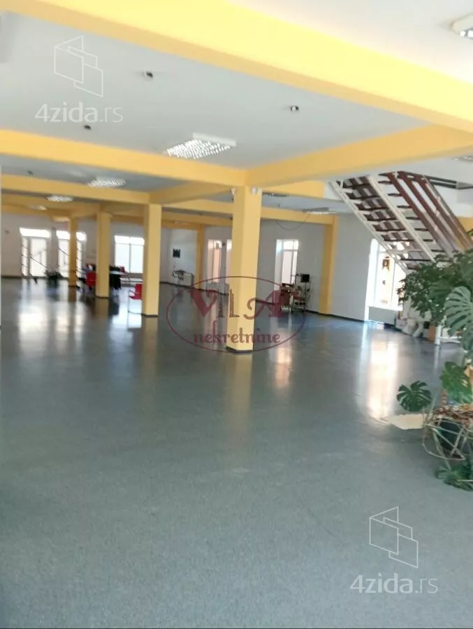 Poslovna zgrada | 4zida