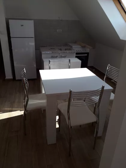 Ustanička 214 | 4zida.rs