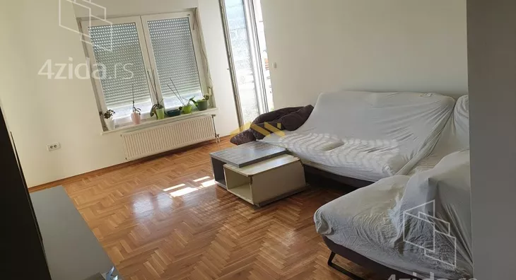 Šestosoban stan | 4zida