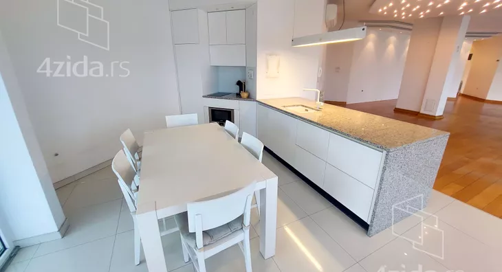 Petosoban stan | 4zida