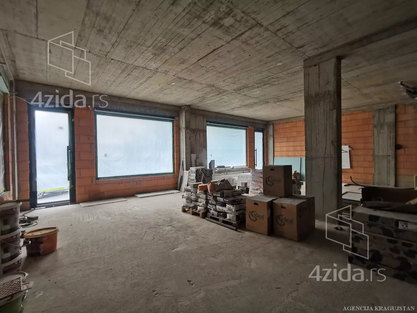 Poslovni prostor | 4zida