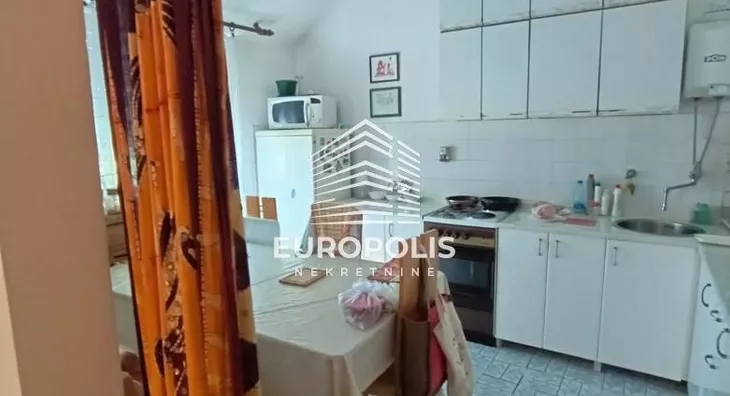 Šestosoban stan | 4zida