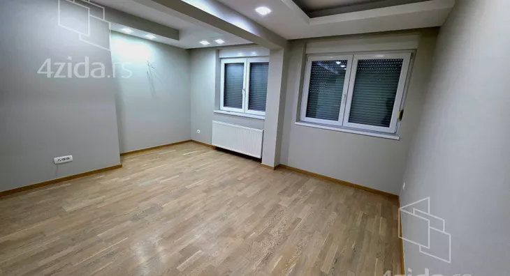 Četvoroiposoban stan | 4zida