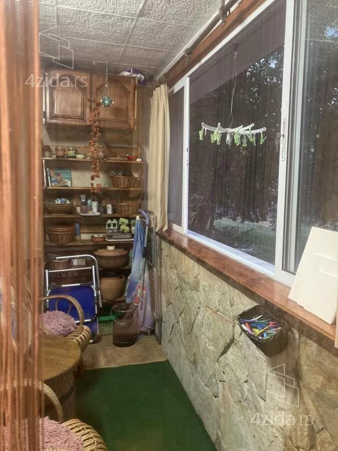 Troiposoban stan | 4zida