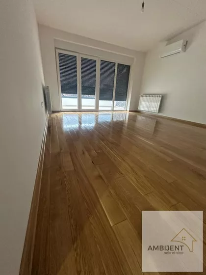 Batajnica | 4zida.rs