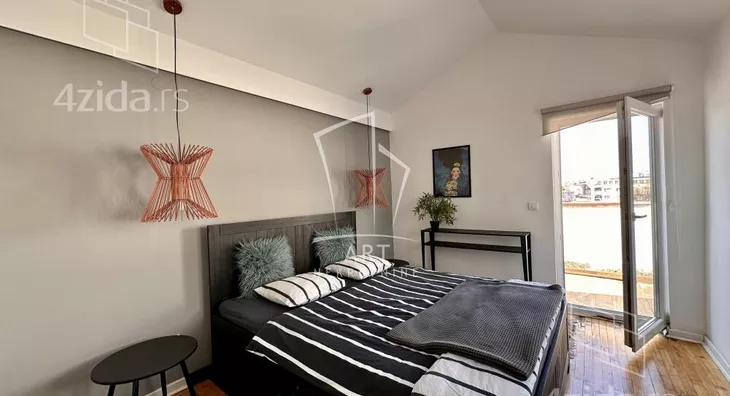 Šestosoban stan | 4zida