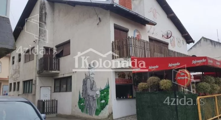Lokal | 4zida