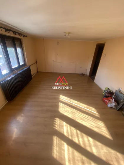 Jovana Popovića | 4zida.rs