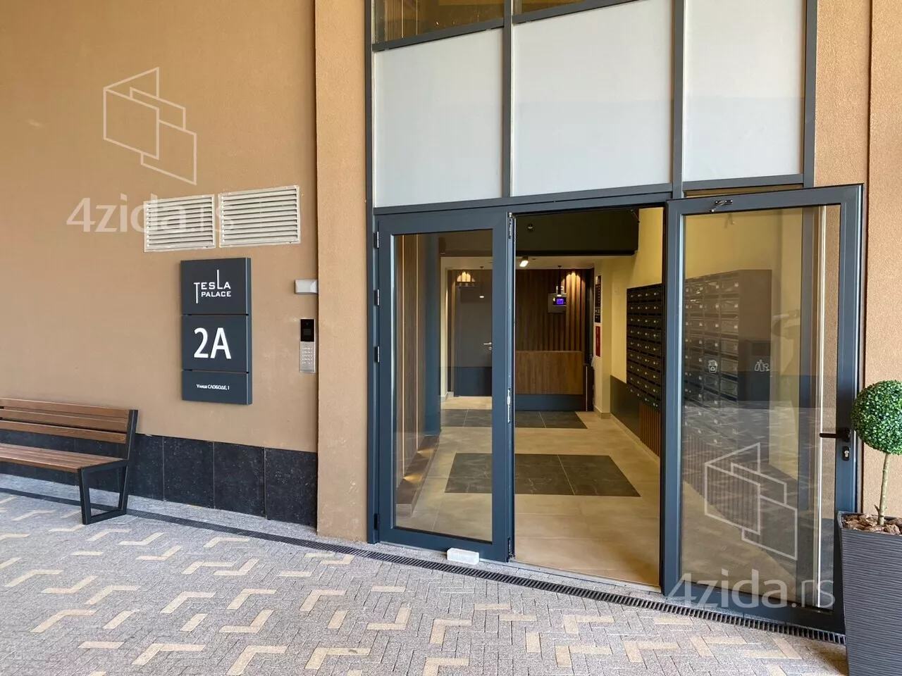 Jednoiposoban stan | 4zida