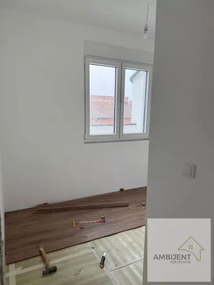 Surčin (mesto) | 4zida.rs