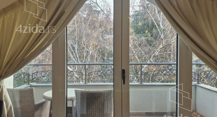 Četvoroiposoban stan | 4zida