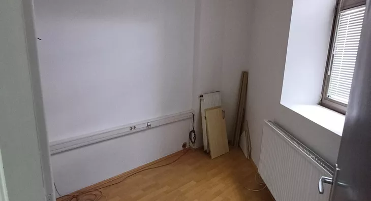 Poslovna zgrada | 4zida