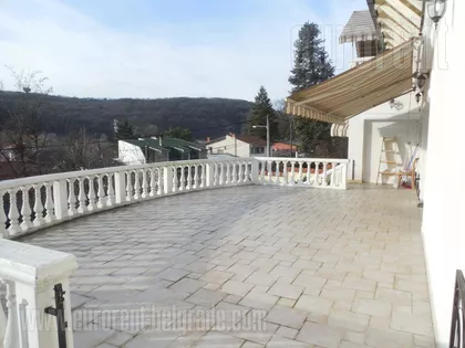 DEDINJE BELI DVOR | 4zida.rs