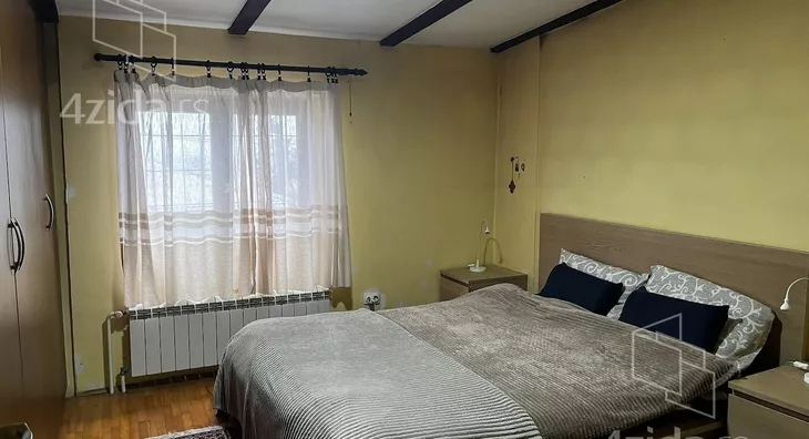 Šestosoban stan | 4zida