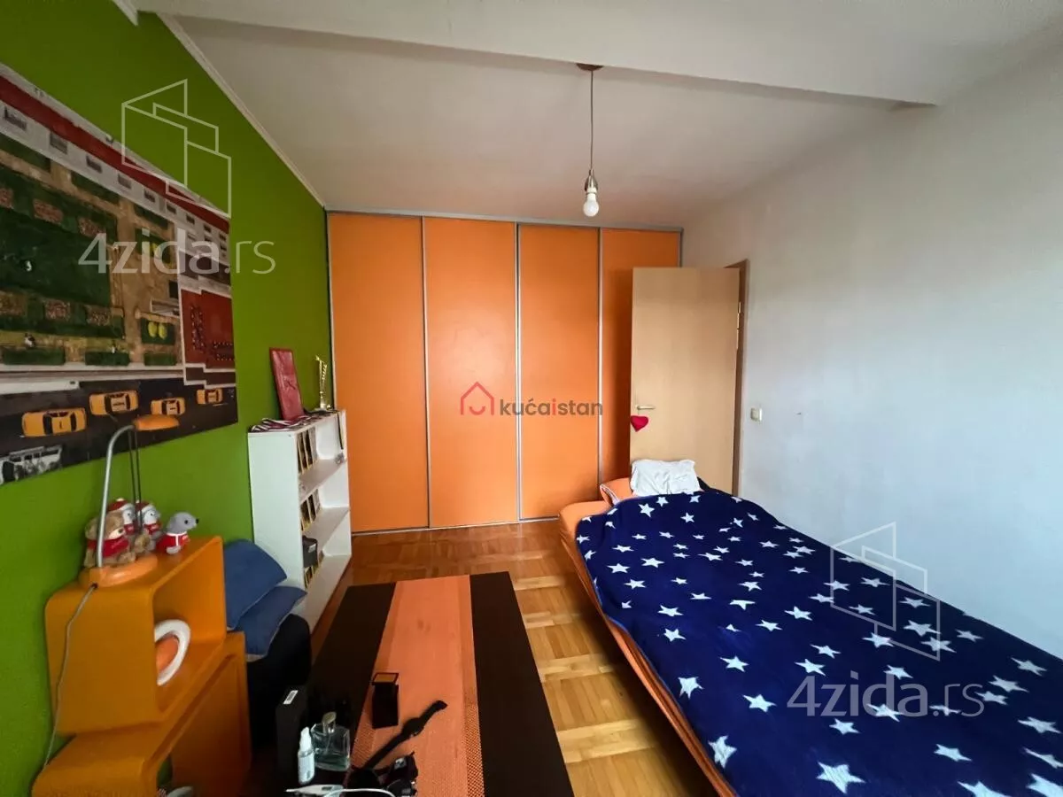 Petosoban stan | 4zida