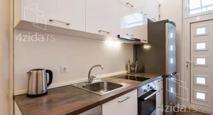 Četvoroiposoban stan | 4zida