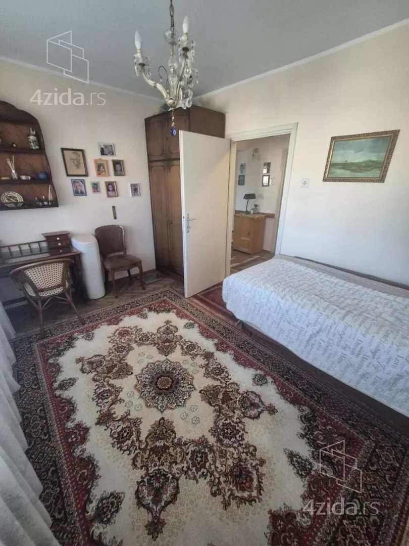 Četvoroiposoban stan | 4zida