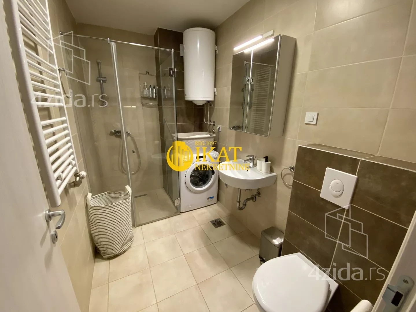 Jednoiposoban stan | 4zida