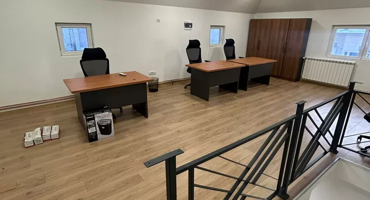 Poslovna zgrada | 4zida