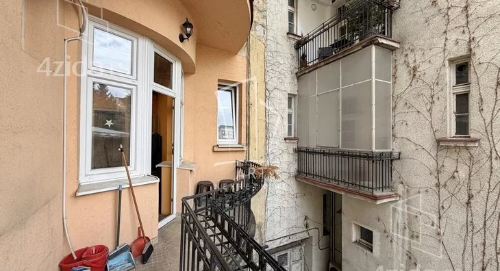 Četvoroiposoban stan | 4zida