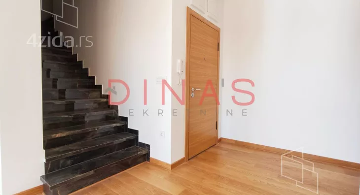 Četvoroiposoban stan | 4zida