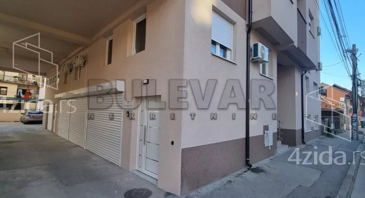 Garaža | 4zida