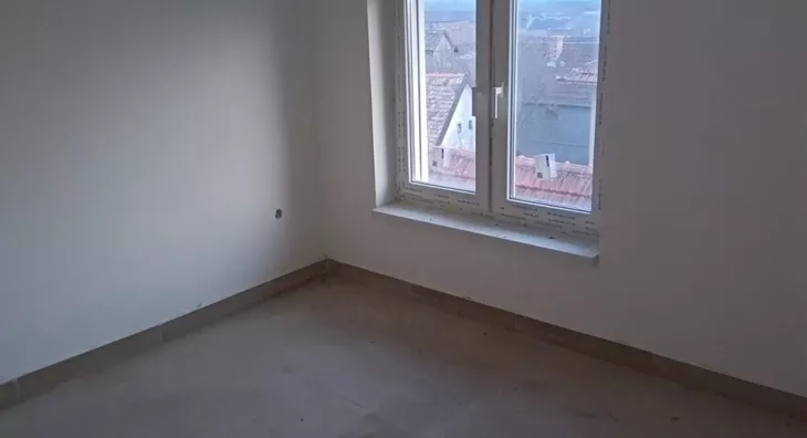 Poslovna zgrada | 4zida