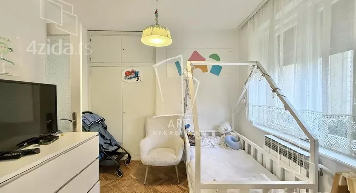 Petosoban stan | 4zida