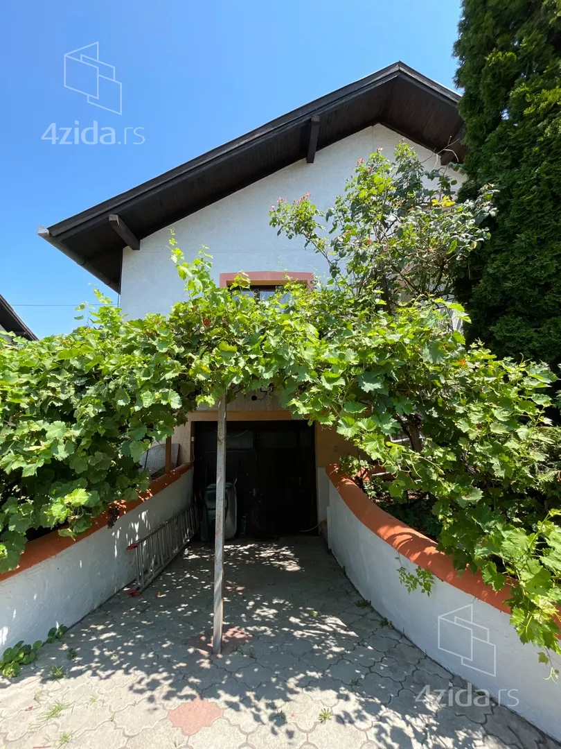 3-etažna kuća | 4zida