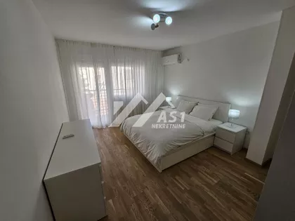 Petra Drapšina | 4zida.rs