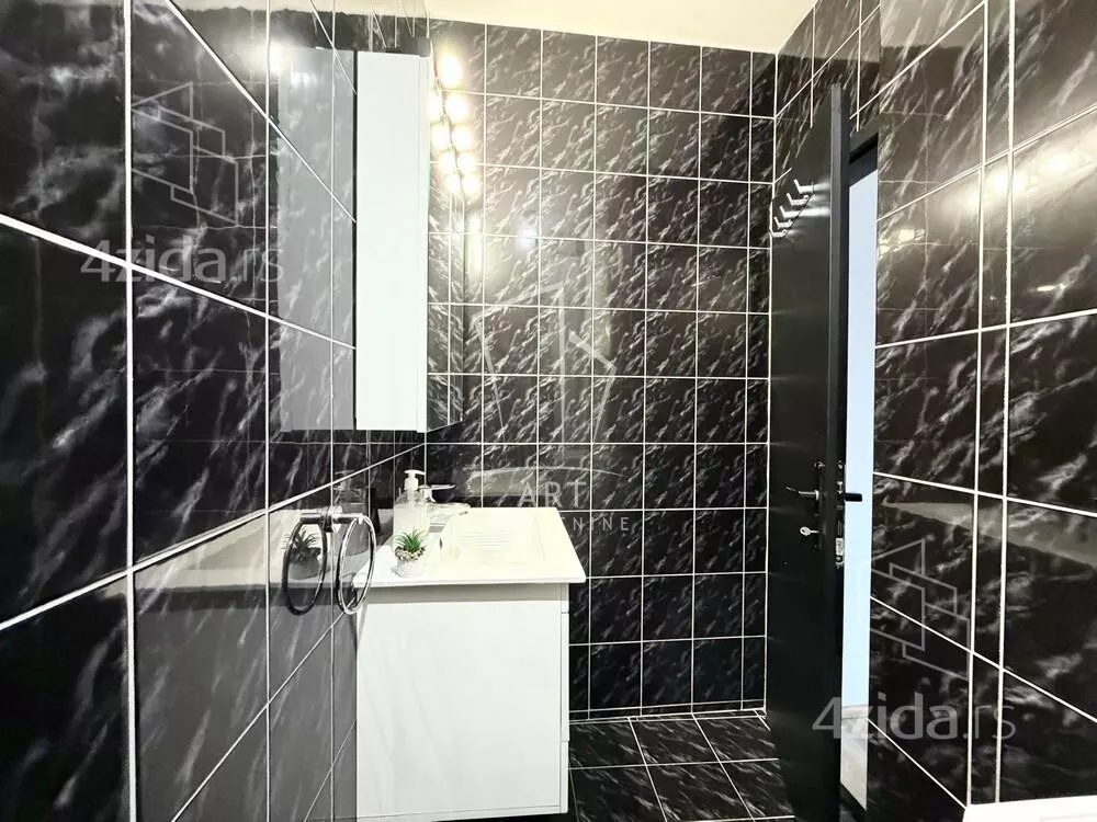 Petoiposoban stan | 4zida