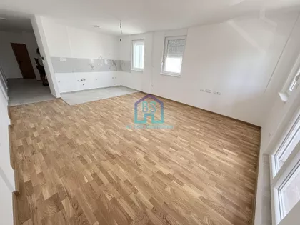 Veternička Rampa | 4zida.rs