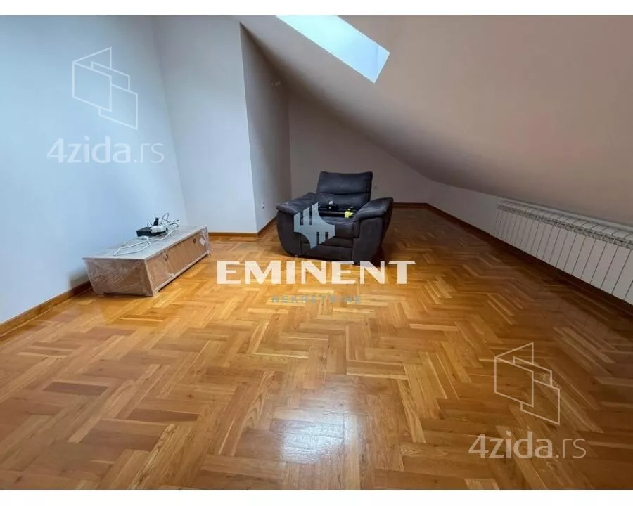 Šestosoban stan | 4zida