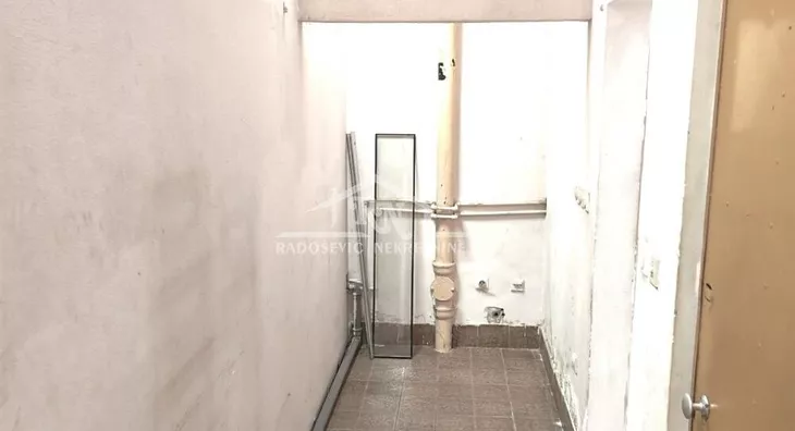 Lokal | 4zida