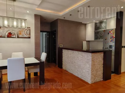 CRVENI KRST | 4zida.rs