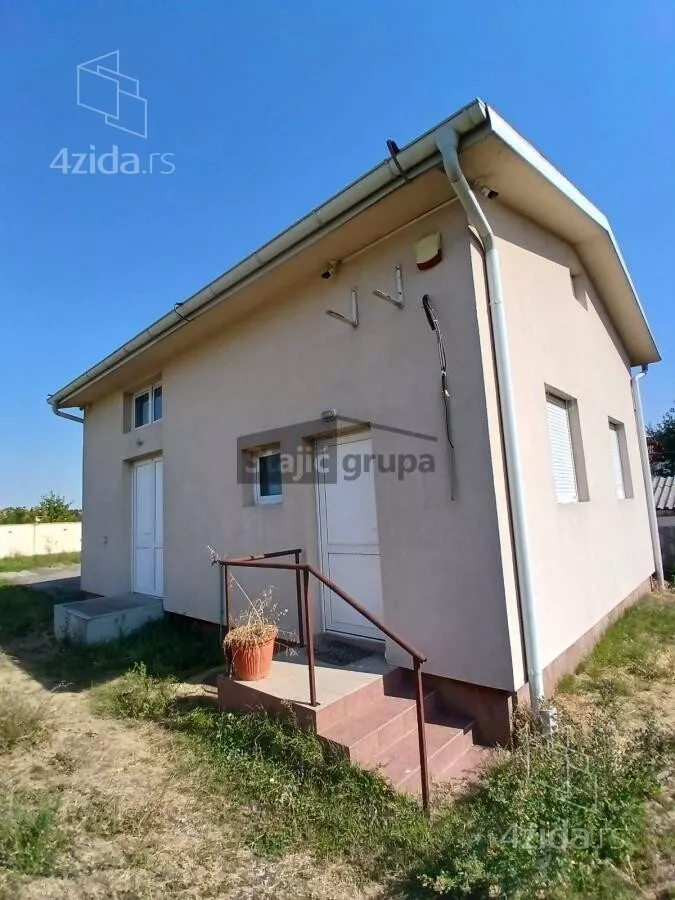 Plac | 4zida