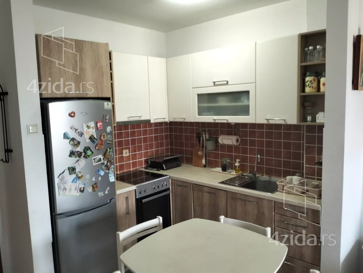 Jednoiposoban stan | 4zida