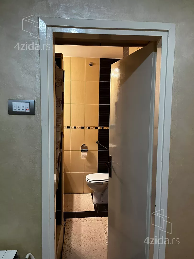 Šestosoban stan | 4zida