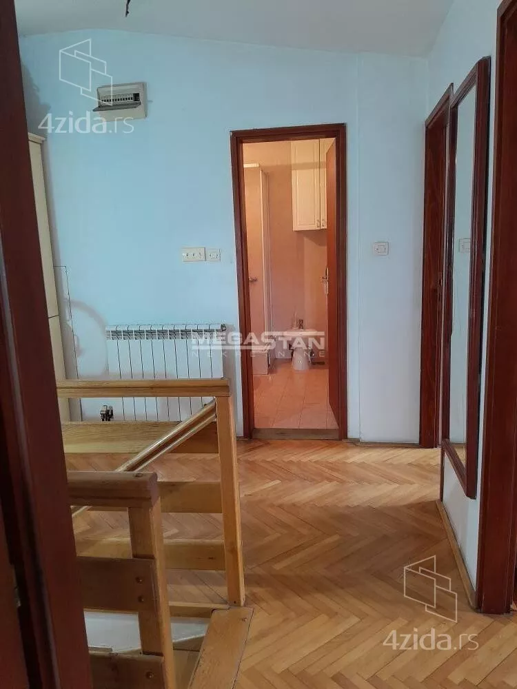 Šestosoban stan | 4zida