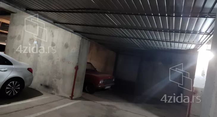 Garaža | 4zida