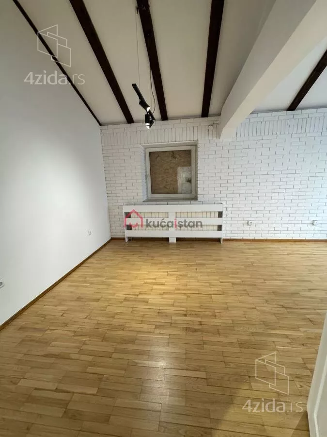 Poslovna zgrada | 4zida