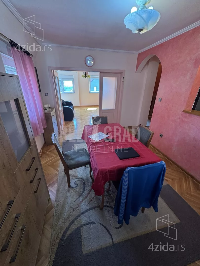 Petosoban stan | 4zida