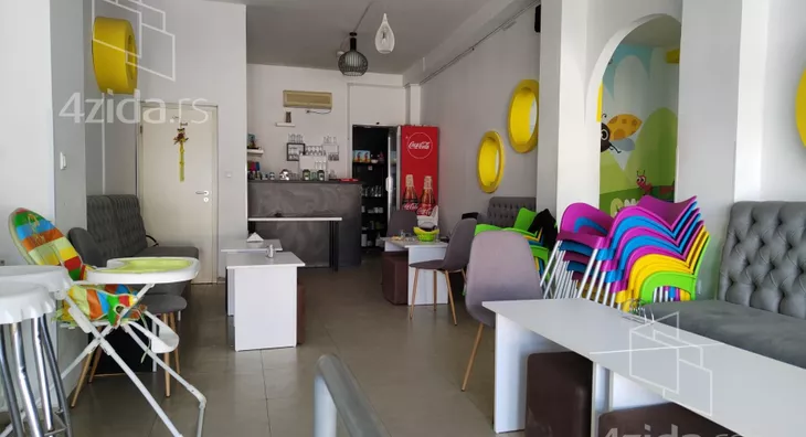 Poslovni prostor | 4zida